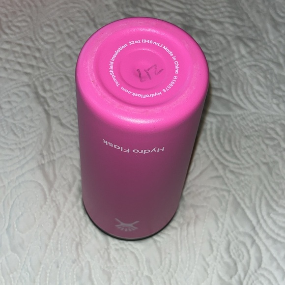 Hydro Flask Tumbler 32oz - Picture 4 of 5